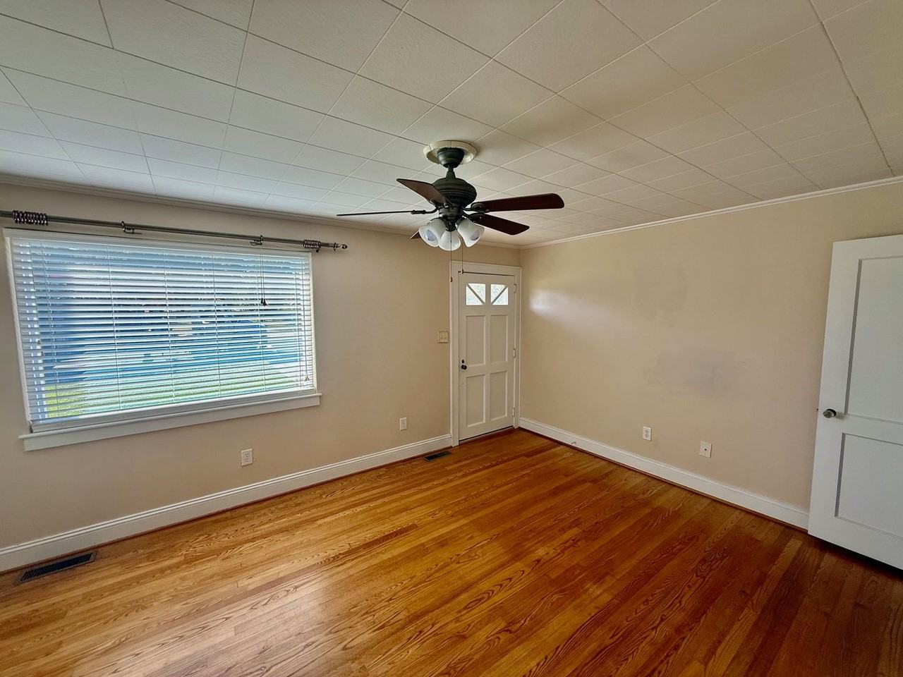 300 E Pine St - Photo 5 of 19