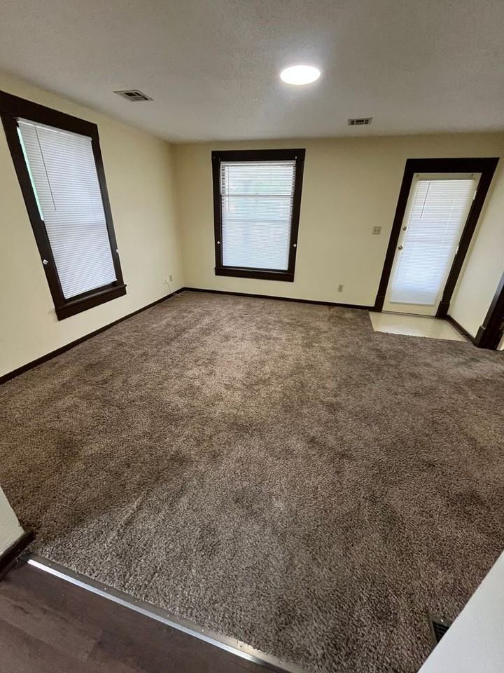 2532 Lakin Ave - Photo 2 of 10