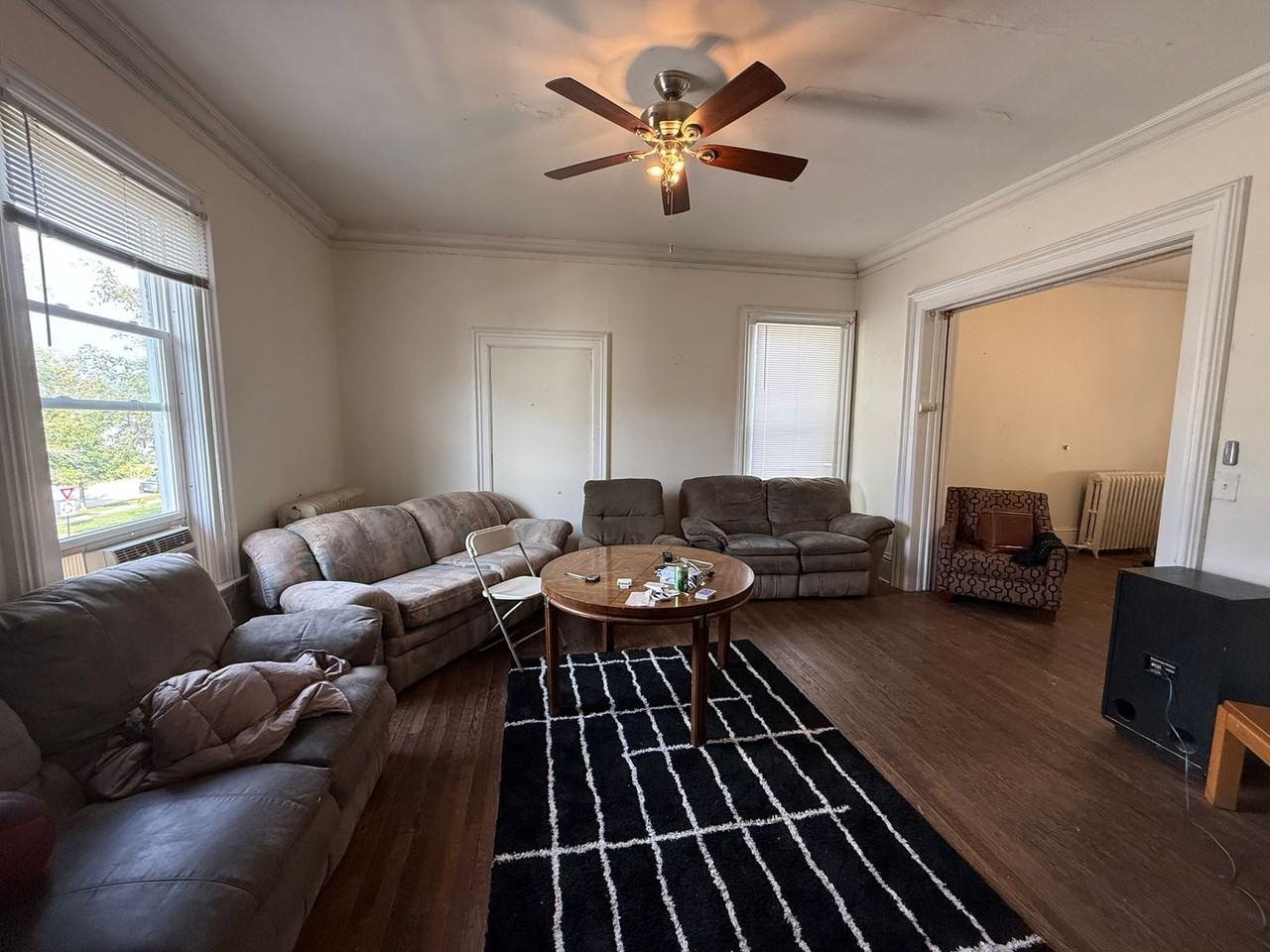 1114 King St - Photo 2 of 12