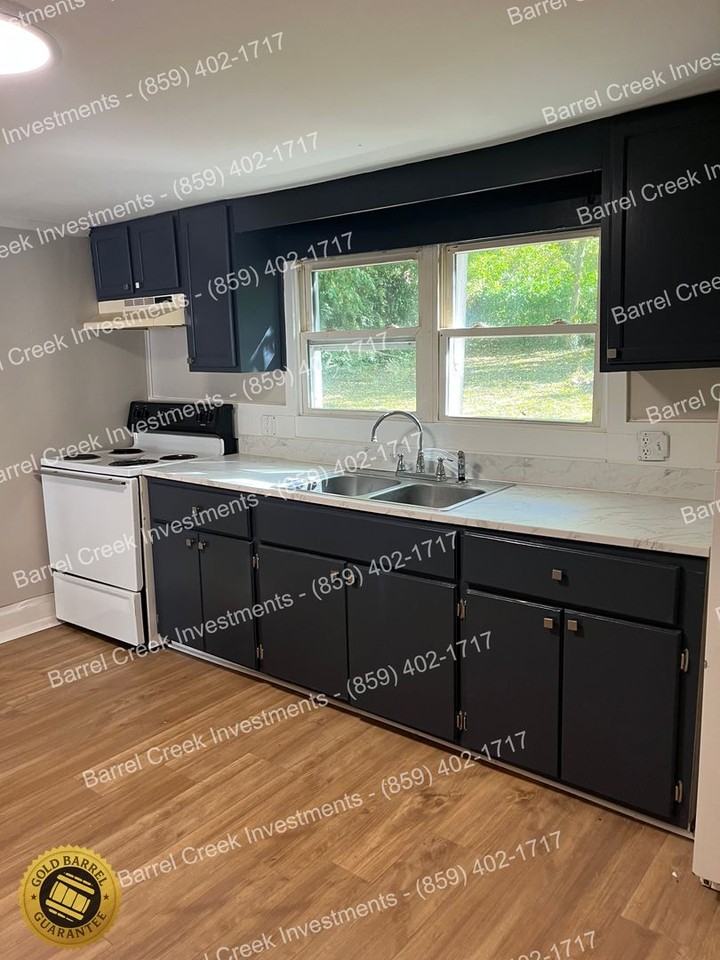 532 Hanson Street - Photo 2 of 9