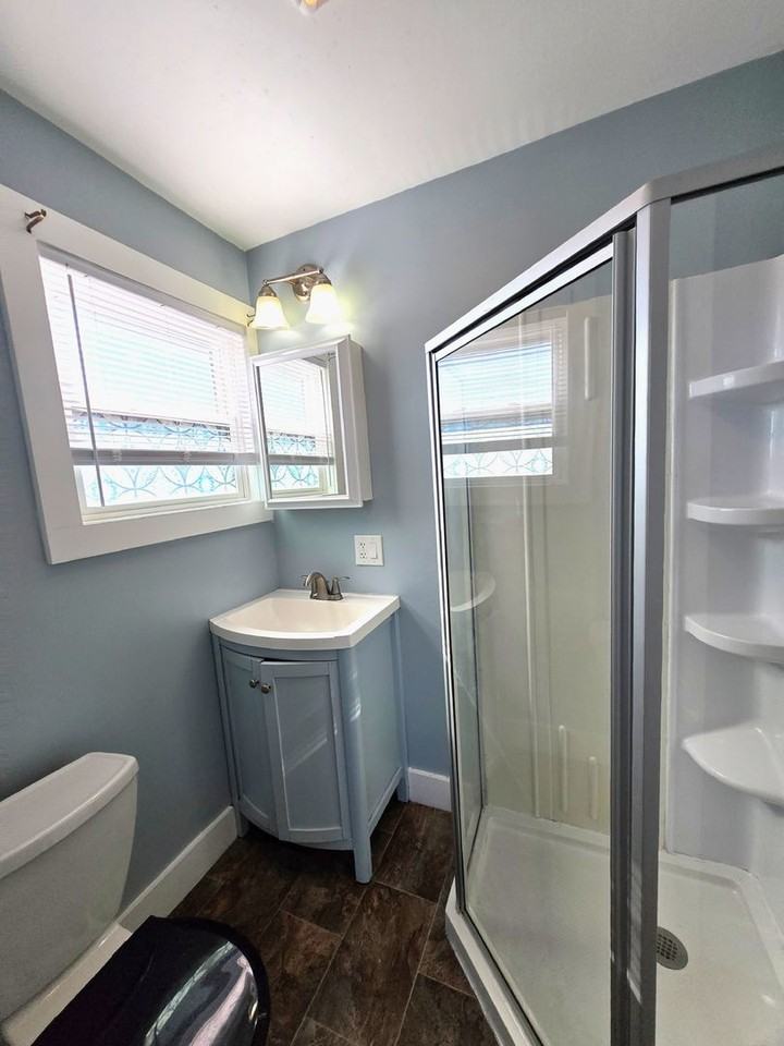 178 Chandler Ave - Photo 6 of 13