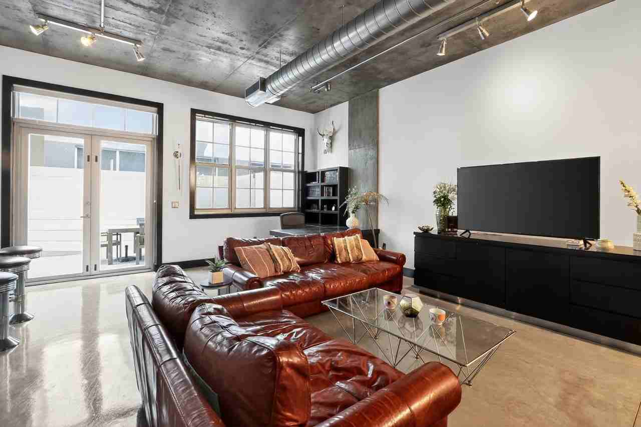 435 N Andrews Ave