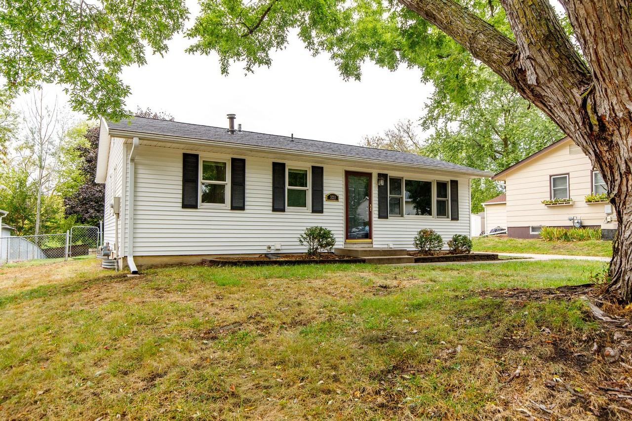 321 Rockwell Ave - Photo 2 of 25