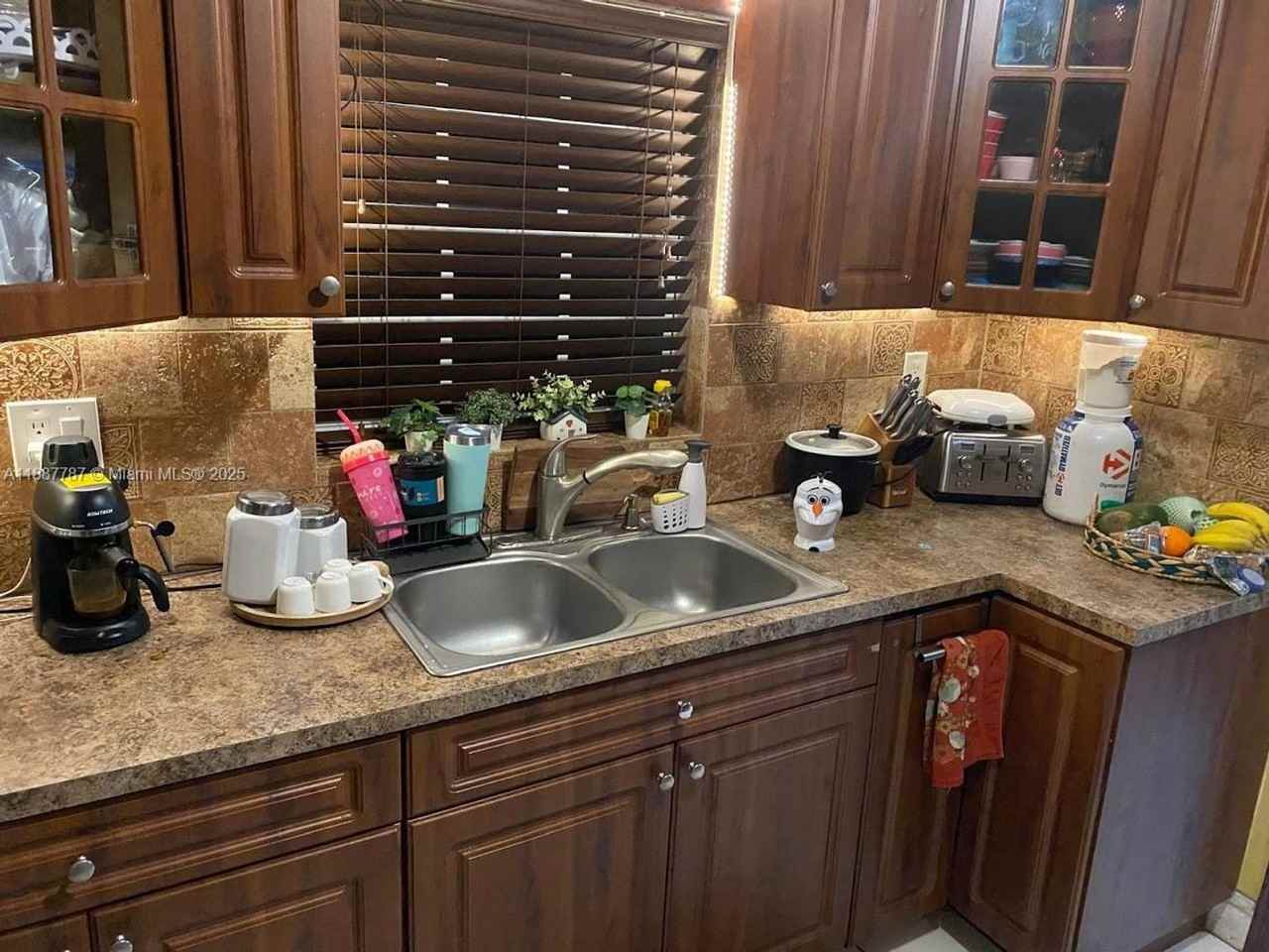 19319 Nw 54th Ct - Photo 2 of 10