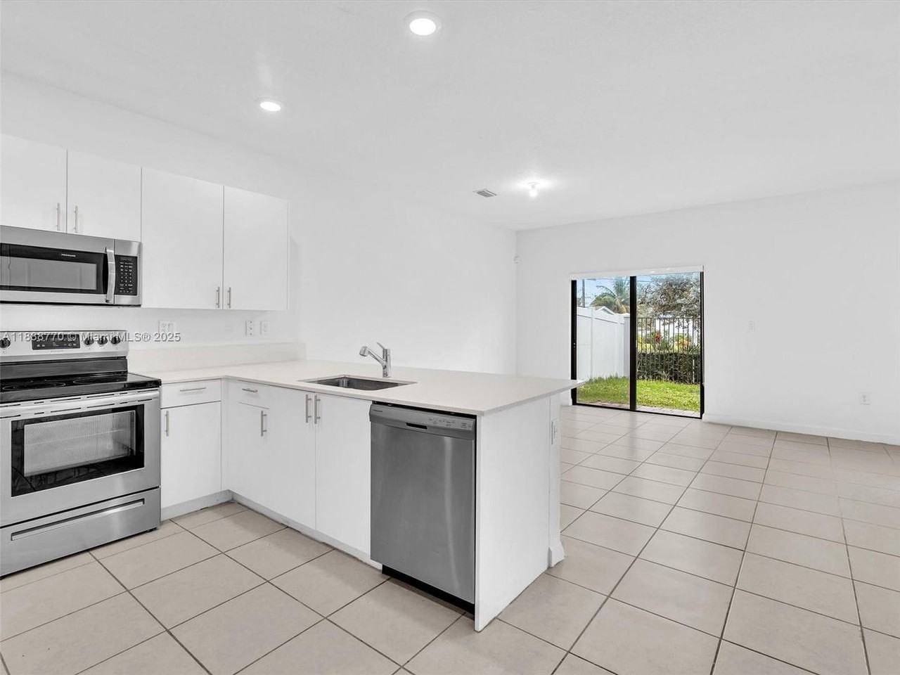 20381 Nw 4th Ct - Photo 3 of 30