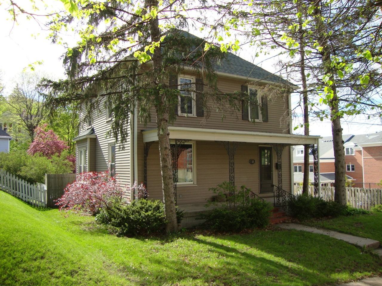 225 7th Ave Sw - Photo 2 of 32