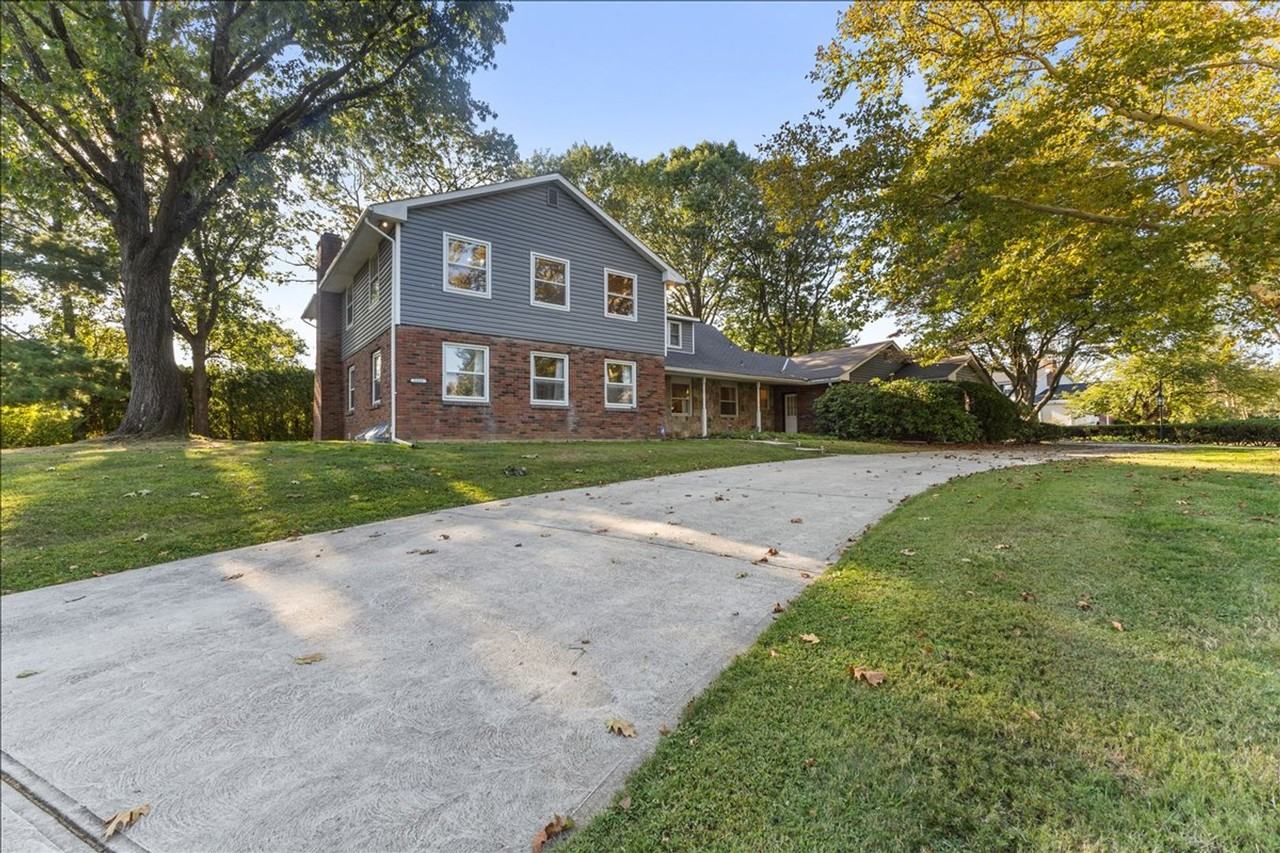 1331 Armstrong Rd - Photo 4 of 28