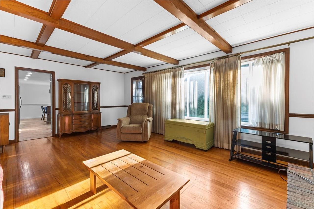 1331 Armstrong Rd - Photo 7 of 28