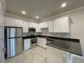 2000 E Brookview Cir #201 - Photo 1 of 1