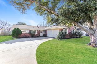 218 Leighton Dr - Photo 1 of 1