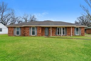 featured image of 2043 Kingsbury Dr