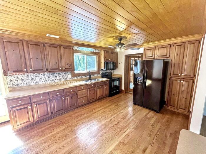 5631 Swan Dr - Photo 3 of 24