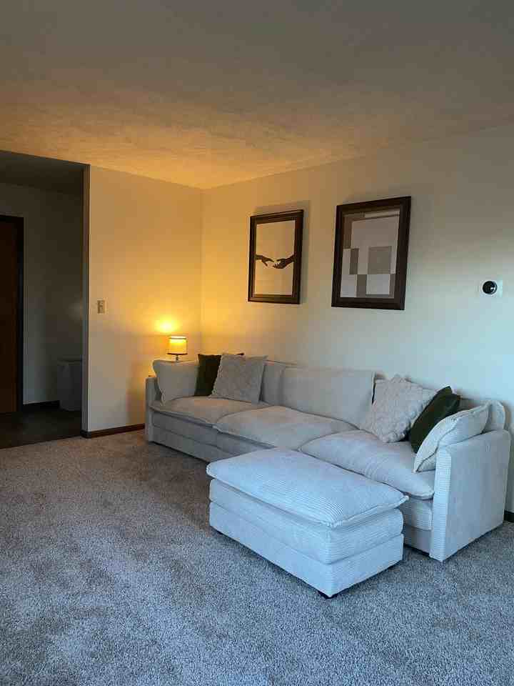 1101 Mimosa Ct - Photo 6 of 14