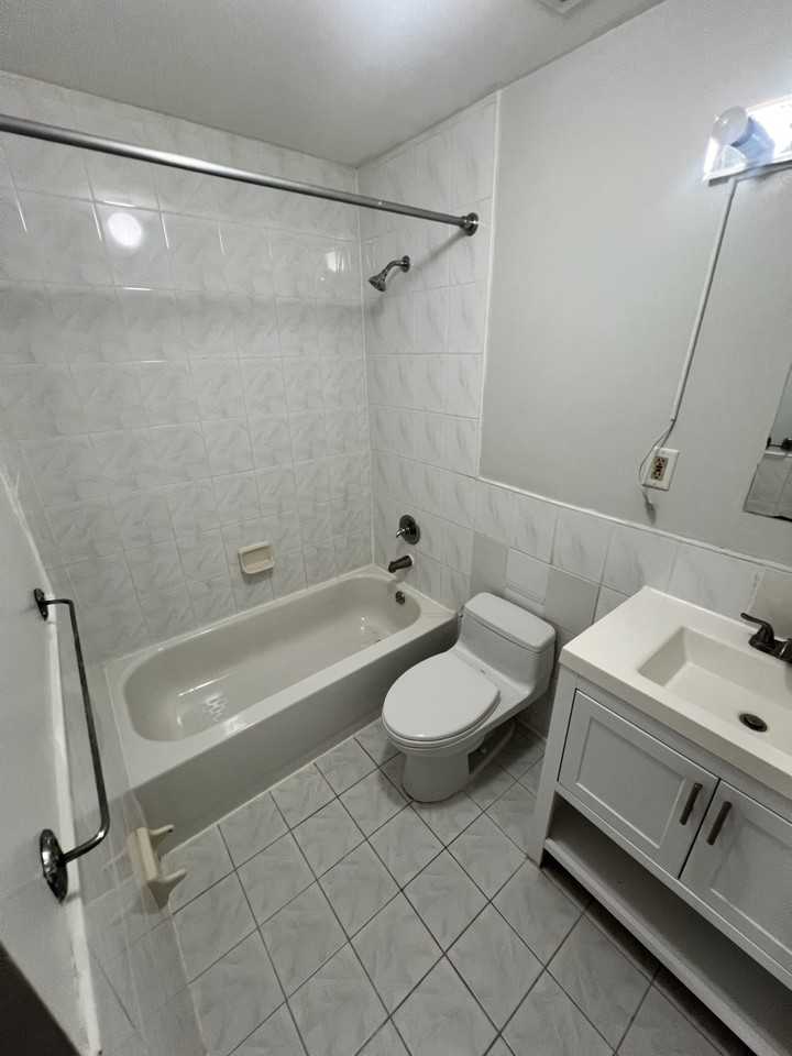 123 Watkins St #1 - Photo 5 of 7