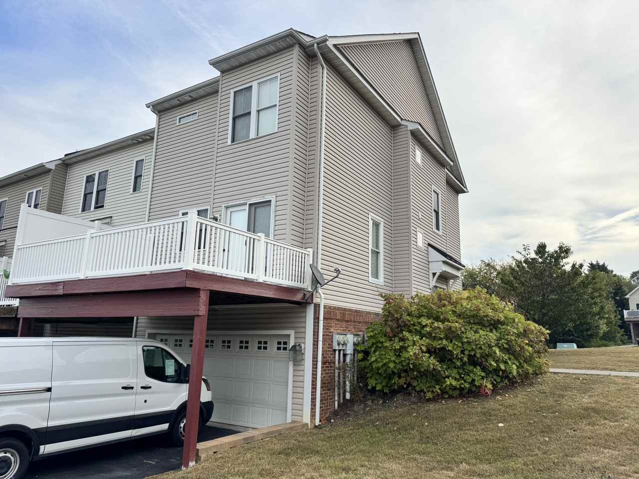 2195 Deyerle Ave #2195 - Photo 3 of 22