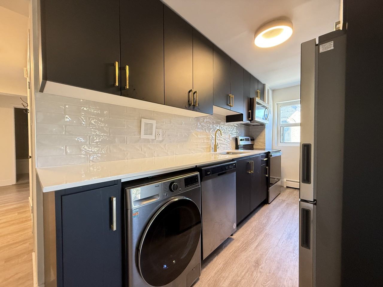 199 Ahrens Street West - Photo 5 of 8