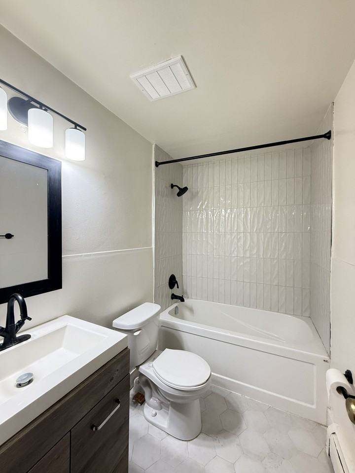 199 Ahrens Street West - Photo 6 of 8