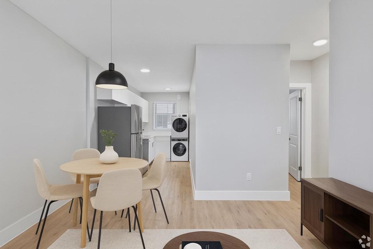 1315 Ne Miami Ct #11 - Photo 7 of 8