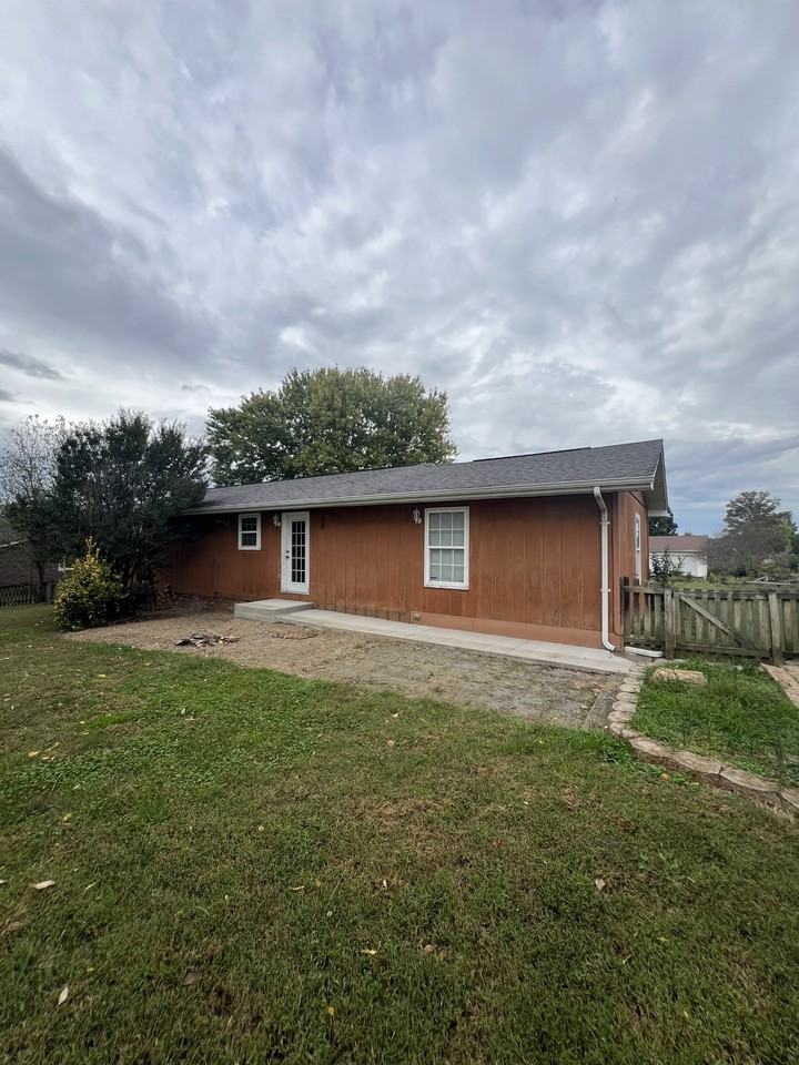 185 Lois Dr #NA - Photo 3 of 22