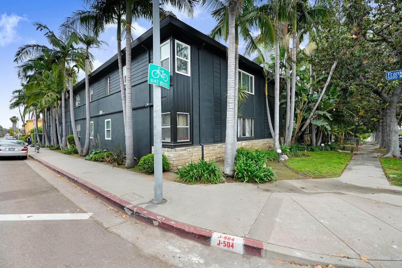 1844-1850 North Harvard - Photo 4 of 4