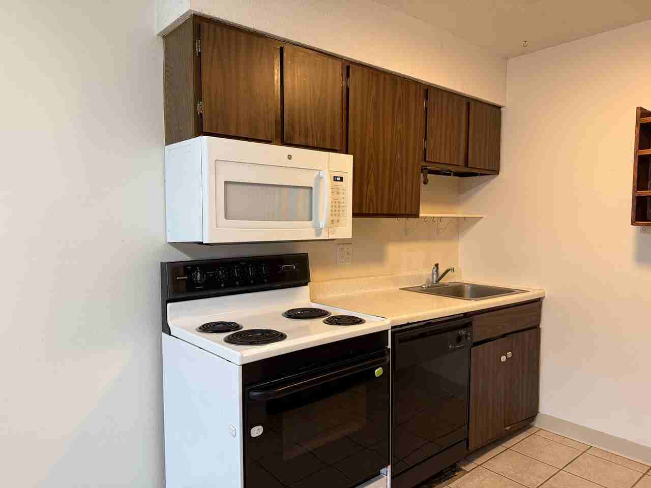 Crestwood Apartments - Photo 5 of 49