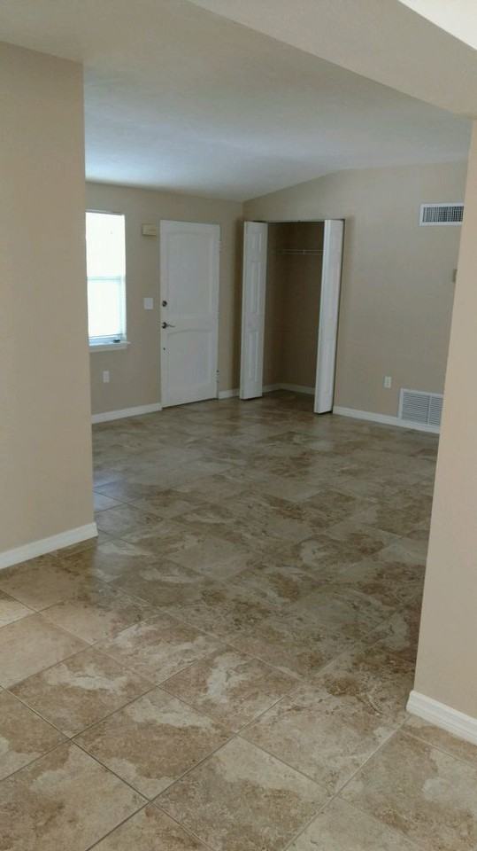 4200 Winthrop St - Photo 3 of 8