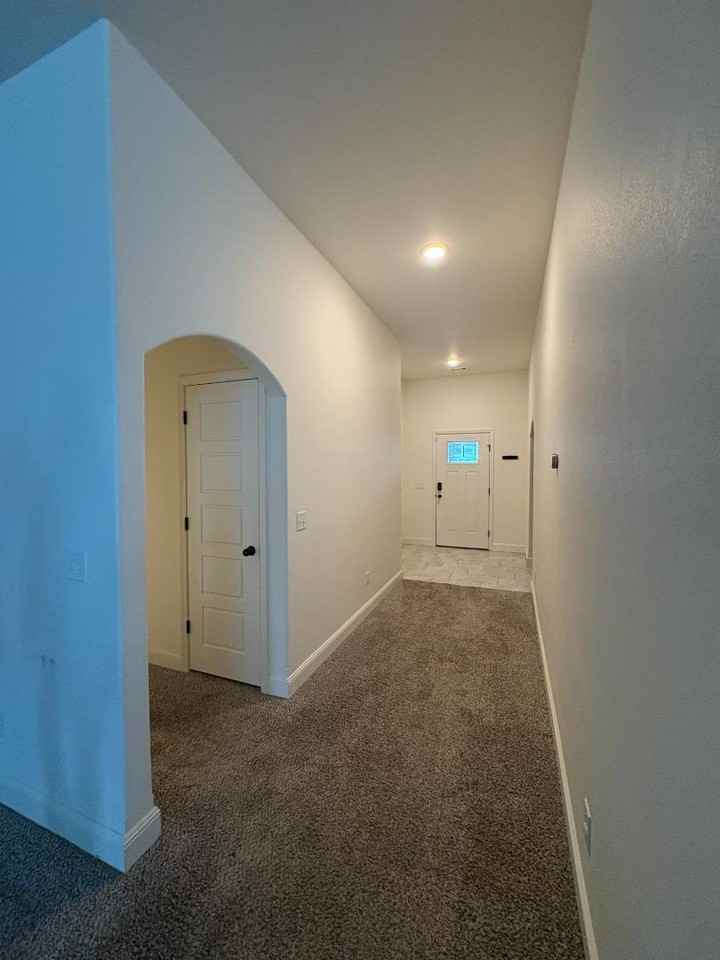 1019 Lakeview Dr - Photo 5 of 20