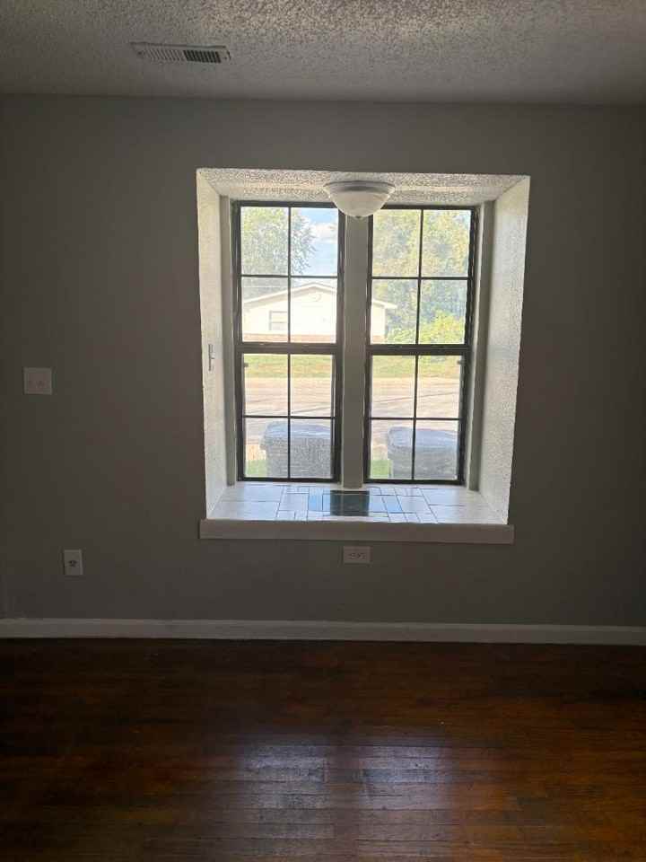 822 W Daugherty St - Photo 3 of 20