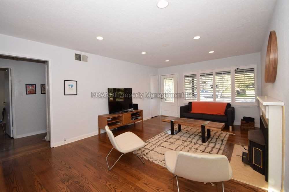 404 Corrillo Dr - Photo 2 of 13