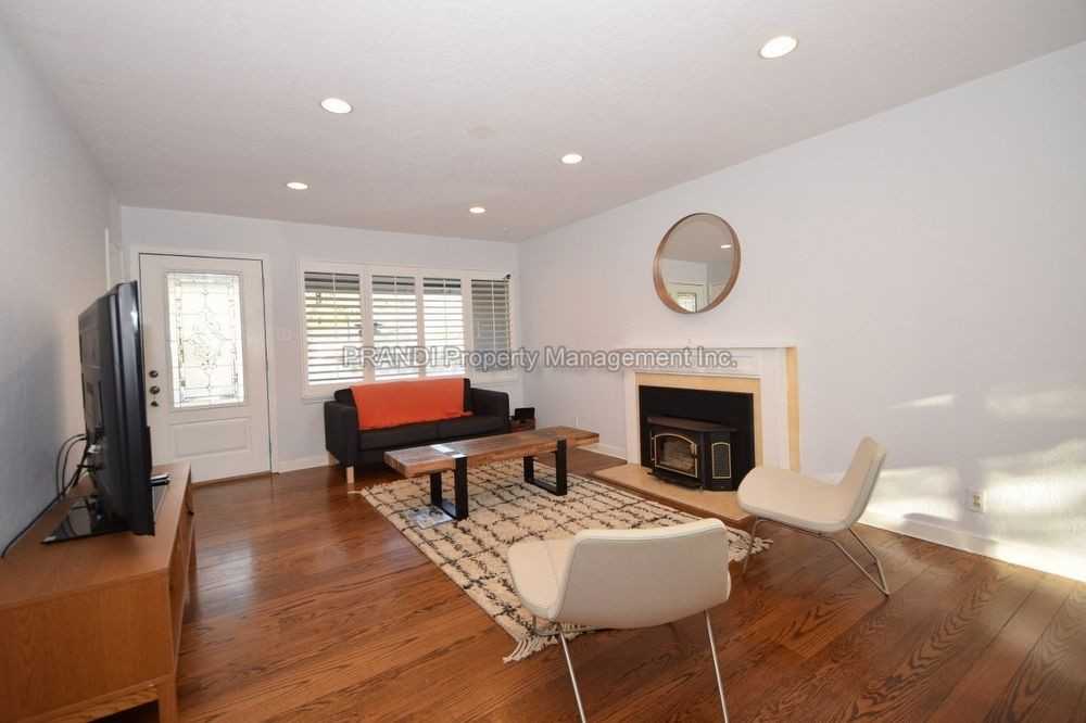 404 Corrillo Dr - Photo 3 of 13