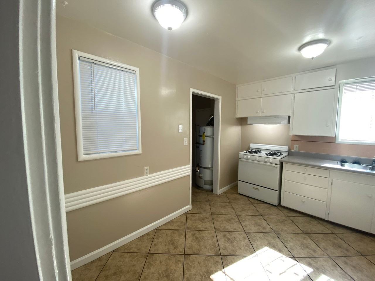 F03228 - Photo 5 of 15