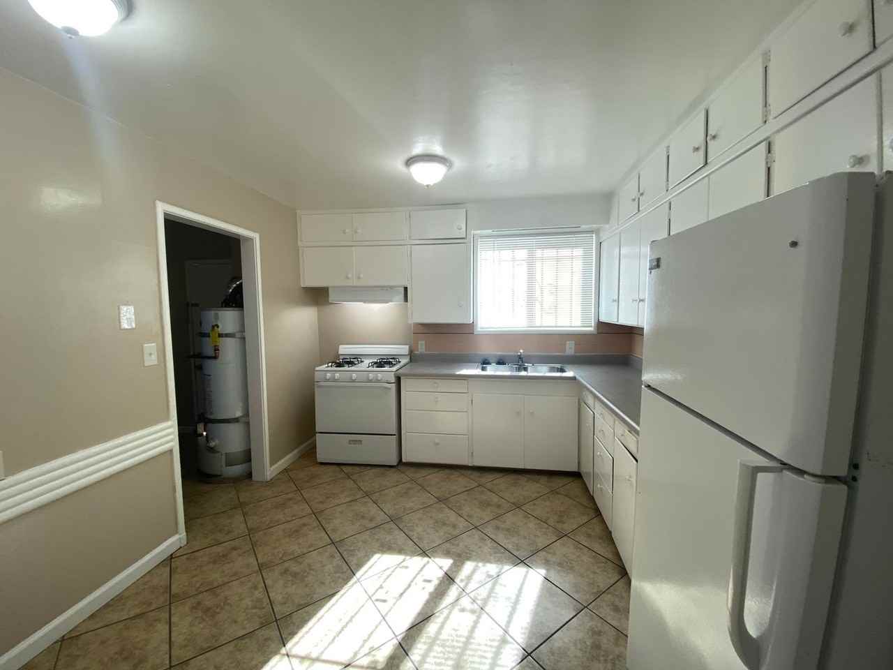 F03228 - Photo 6 of 15