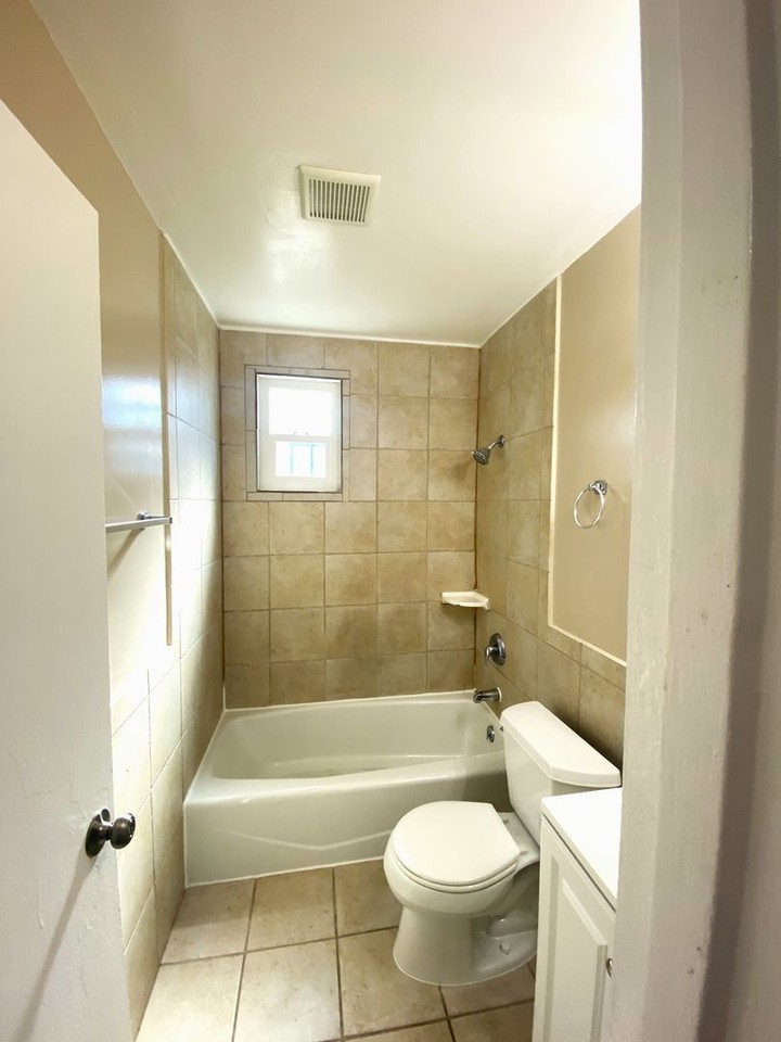 F03228 - Photo 7 of 15