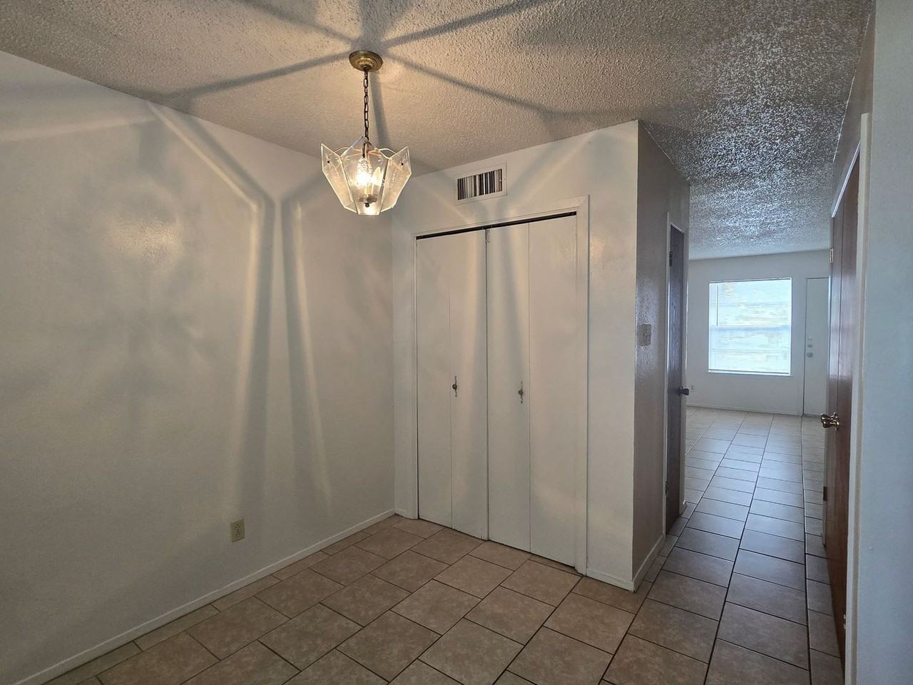 1309 Quail Cir #B - Photo 5 of 15