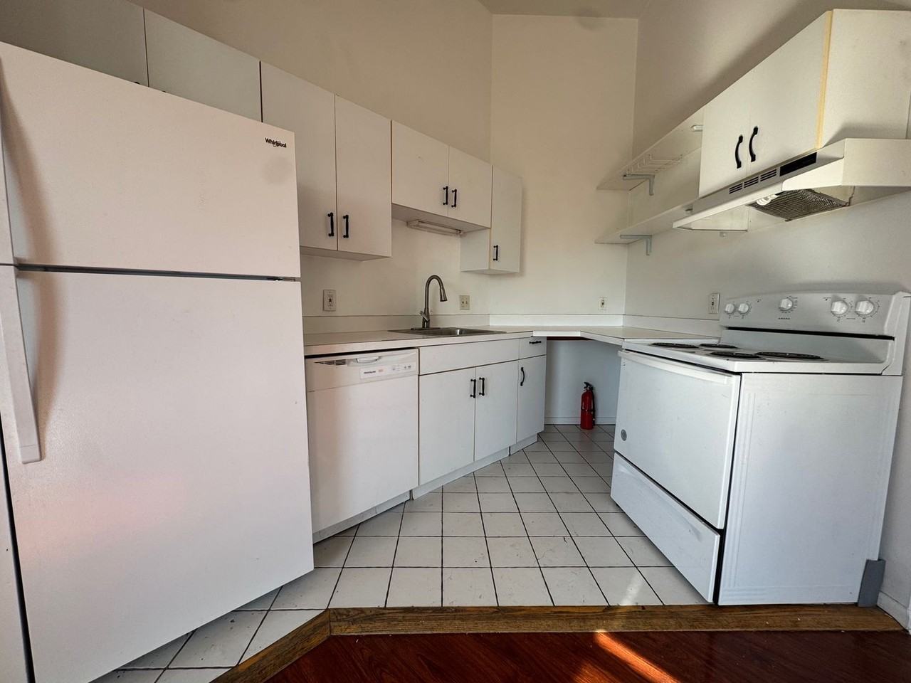 311 West Marshall Street - Photo 2 of 21
