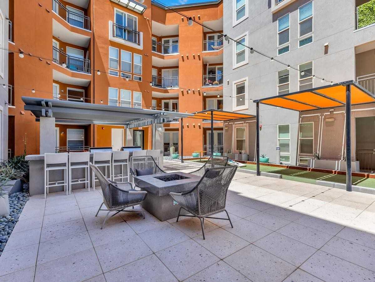 901 Fremont St - Photo 5 of 42