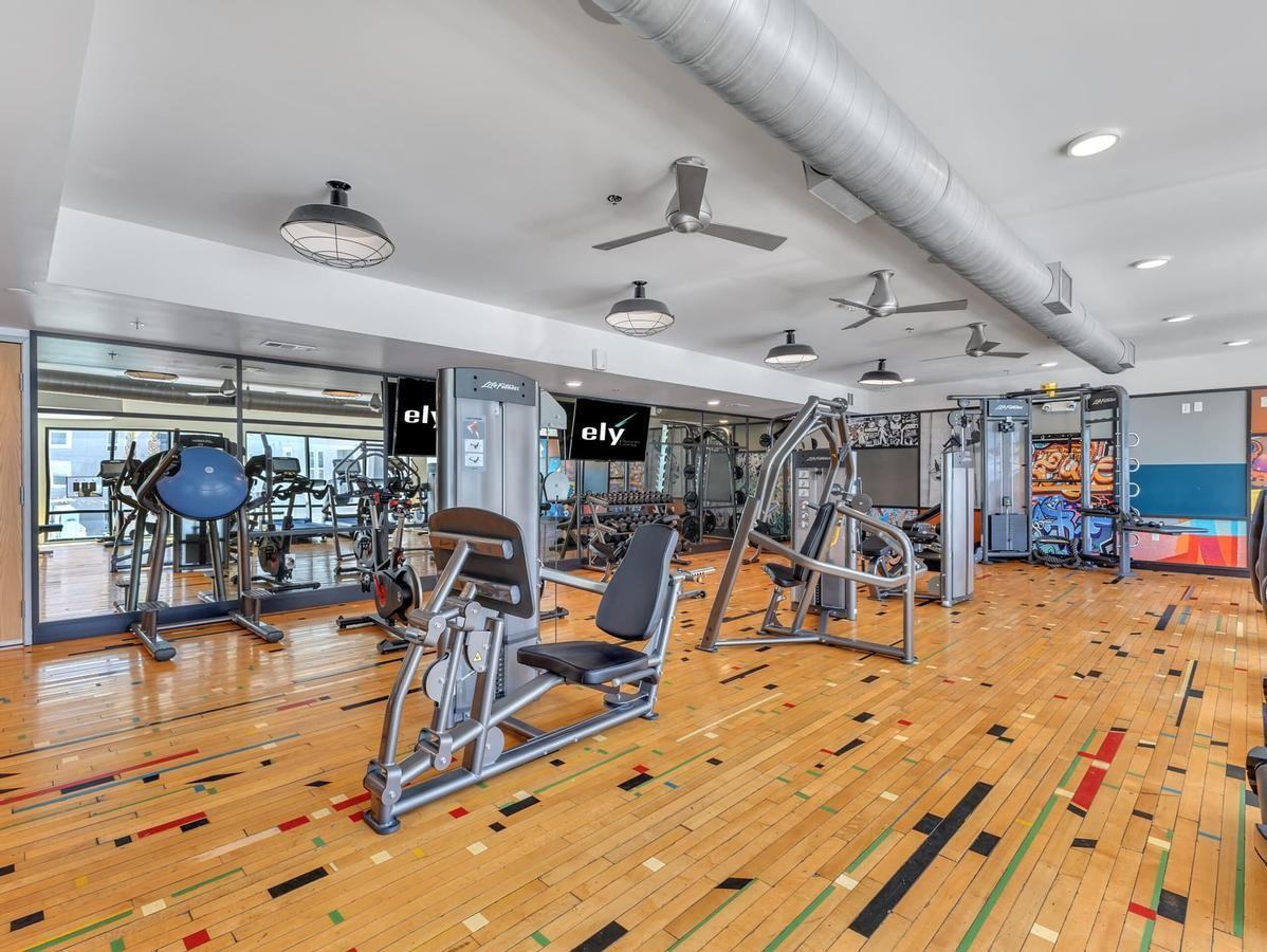 901 Fremont St - Photo 3 of 42