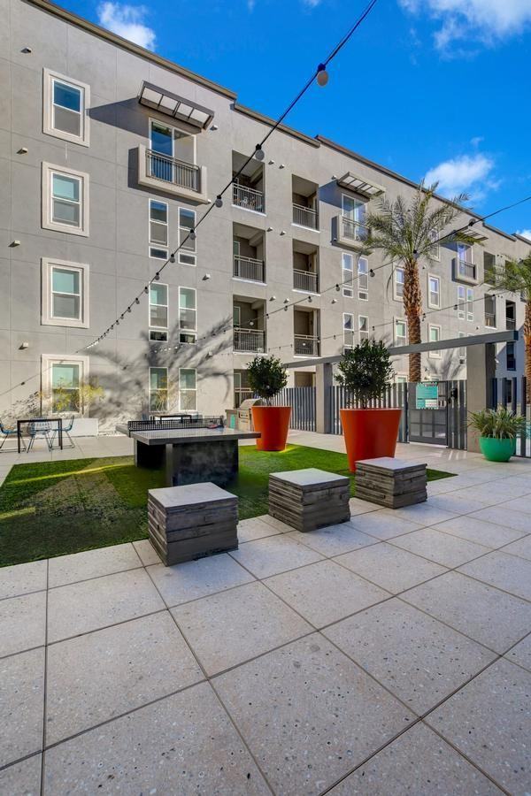 901 Fremont St - Photo 5 of 42