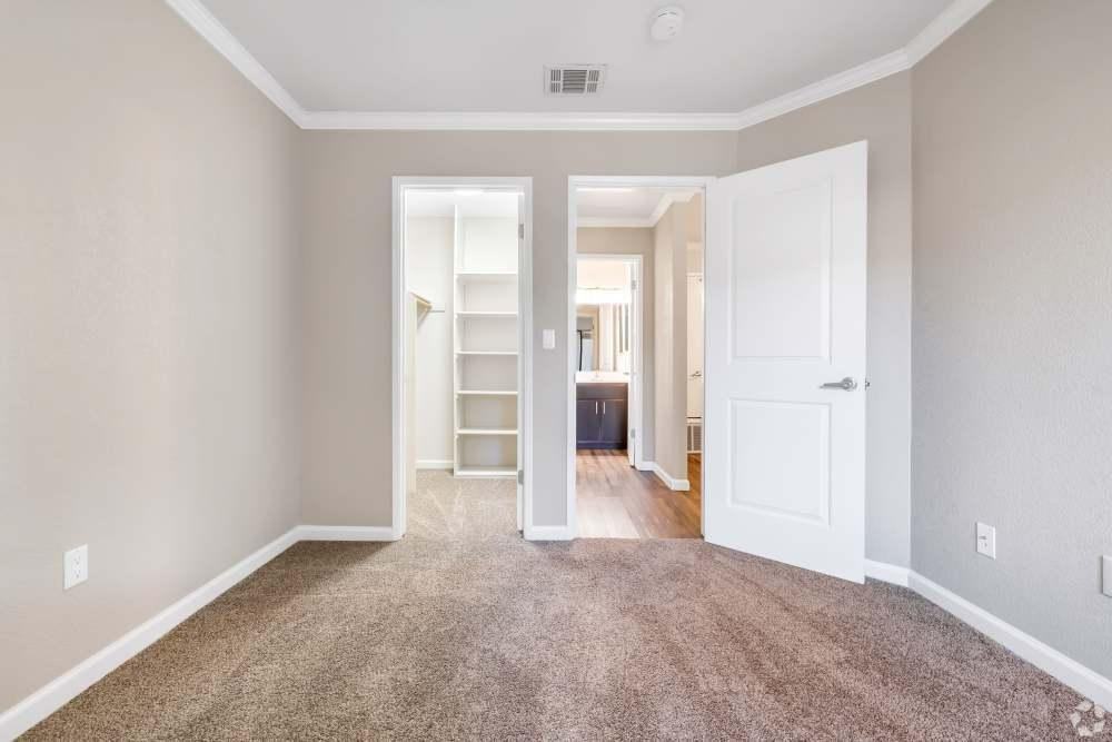 574 Button Ave - Photo 2 of 37