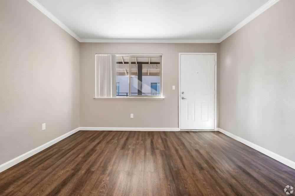 574 Button Ave - Photo 6 of 37