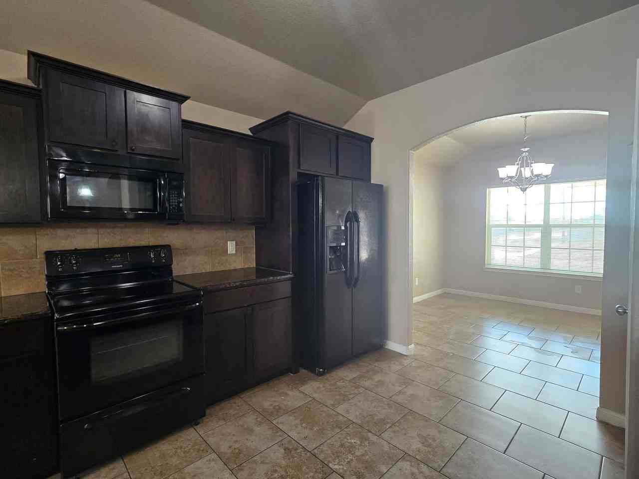 101 W Vega Ln - Photo 3 of 25