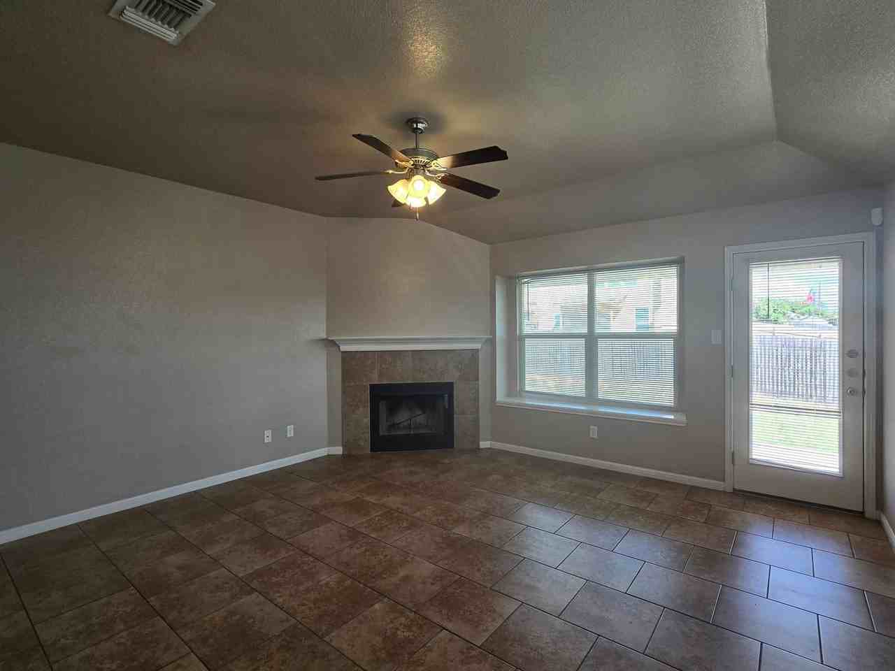 101 W Vega Ln - Photo 6 of 25