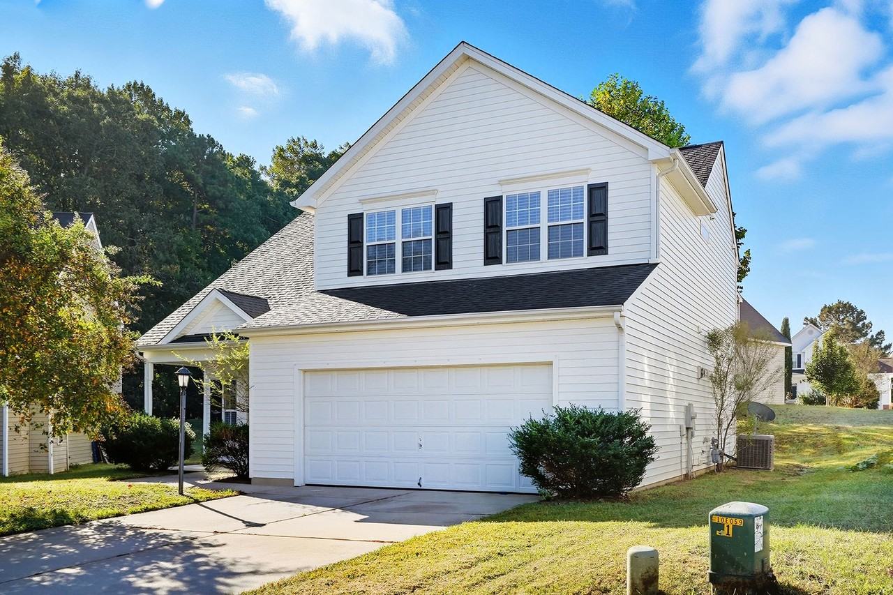 2712 Cabochon Diamond Ct - Photo 2 of 30