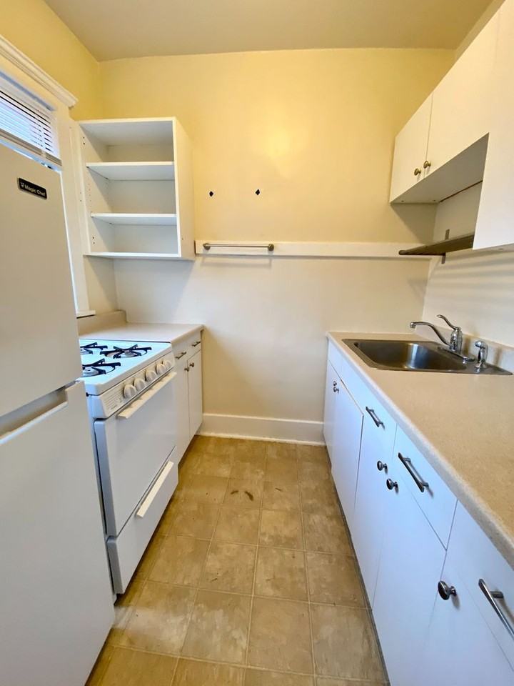 Regis Apartments - Photo 5 of 23