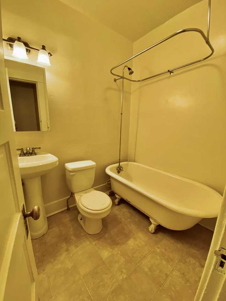 Regis Apartments - Photo 6 of 23