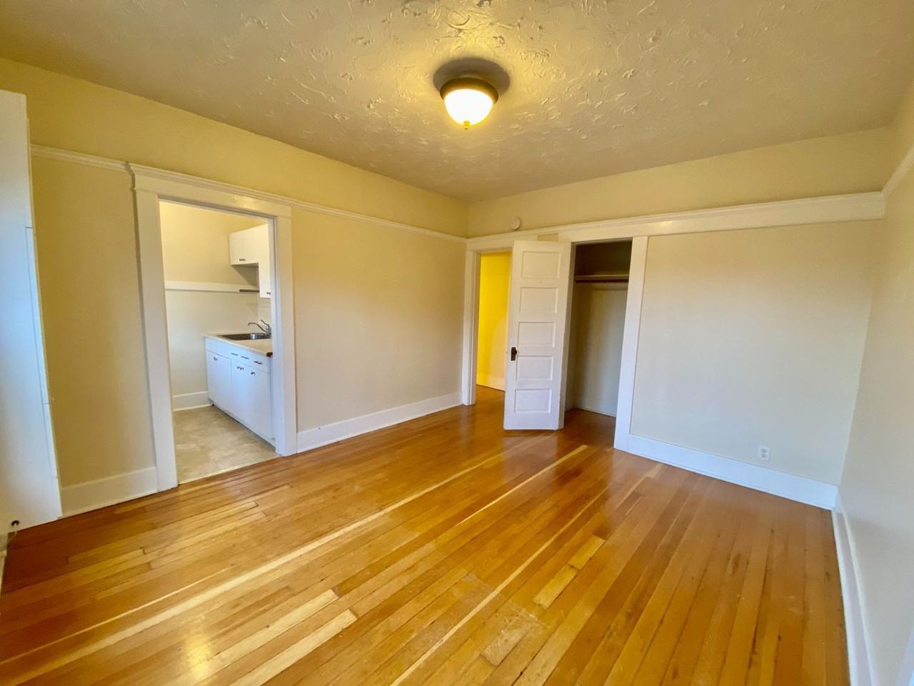 Regis Apartments - Photo 7 of 23