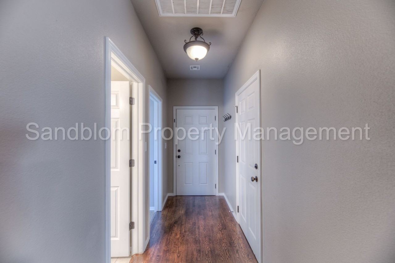 4017 W 105th St S - Photo 3 of 25