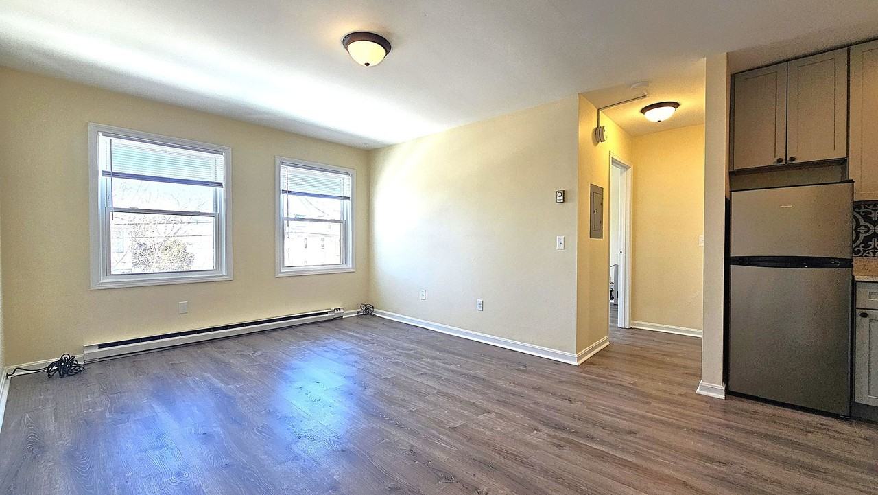 42 Intervale Ave - Photo 3 of 23