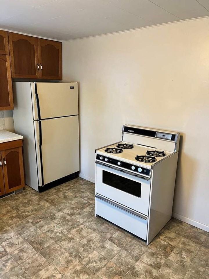 704 3rd Ave - Photo 3 of 19