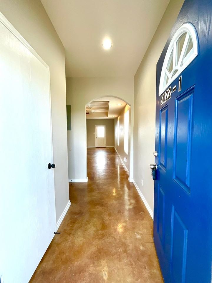 5022 San Antonio #1 - Photo 4 of 36